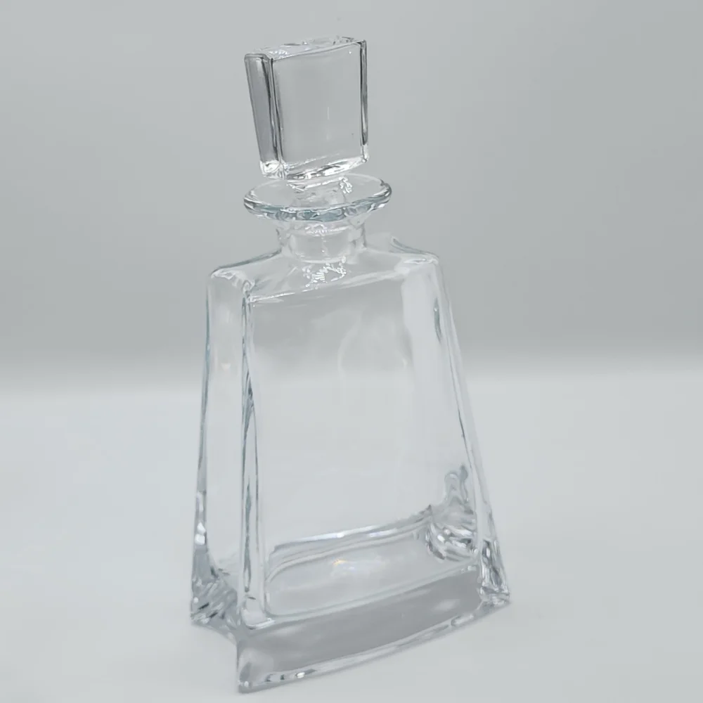 JoyJolt Glassware Luna Whiskey Crystal Decanter And Glass Set of‎ 6